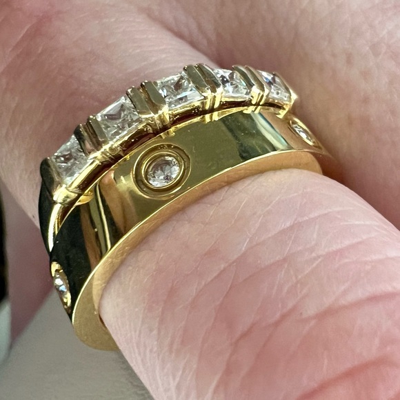 18K HGE Gold Band Ring love Crystal inlaid gold ring Size about an 8 Yellow Gold - Picture 7 of 12